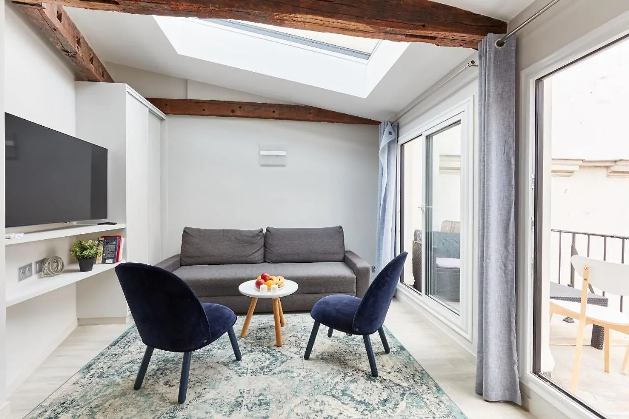St Germain Des Pres With Balcony - Cityapartmentstay Paris
