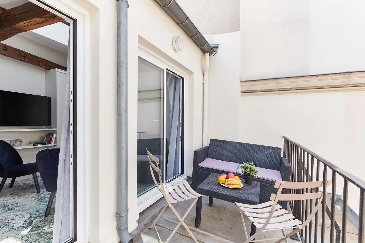 Apartment St Germain Des Pres With Balcony - Cityapartmentstay *